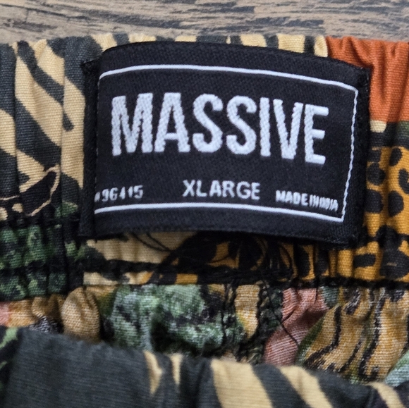 MASSIVE brand shorts size xlarge green, orange - Picture 4 of 10
